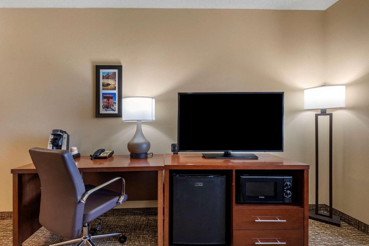 Comfort Suites Huntersville Near Lake Norman Ngoại thất bức ảnh